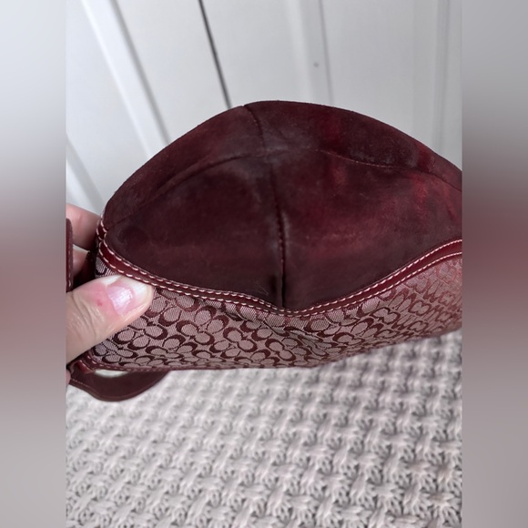 Vintage Coach Burgundy Signature Print Soho bag - Picture 5 of 16